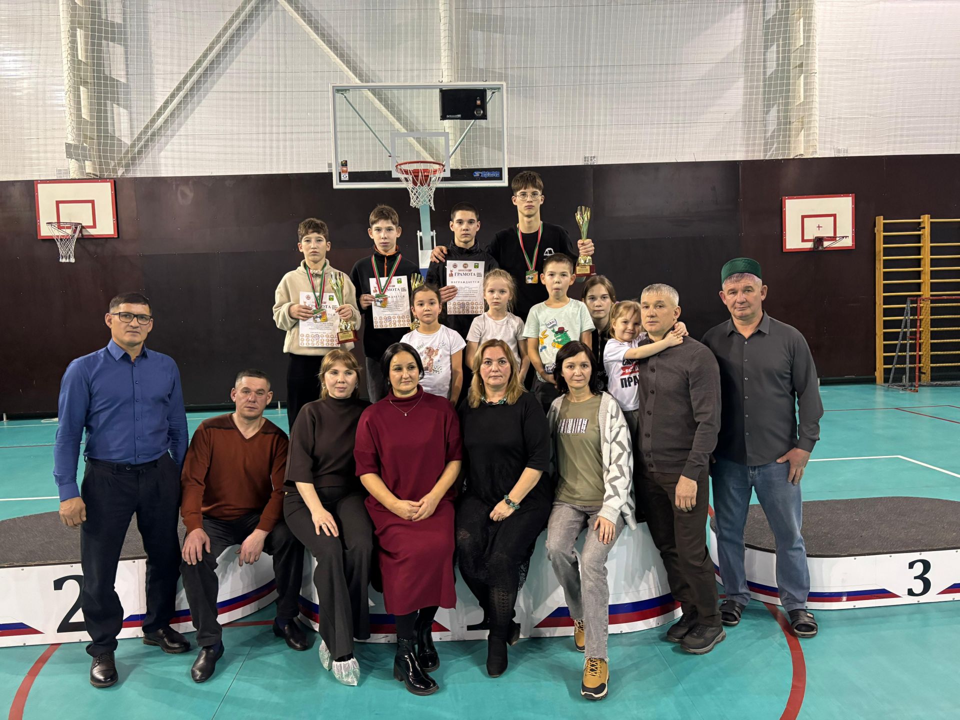 “Илфат түгел, “трактор”! Рәттән “ура” иде”