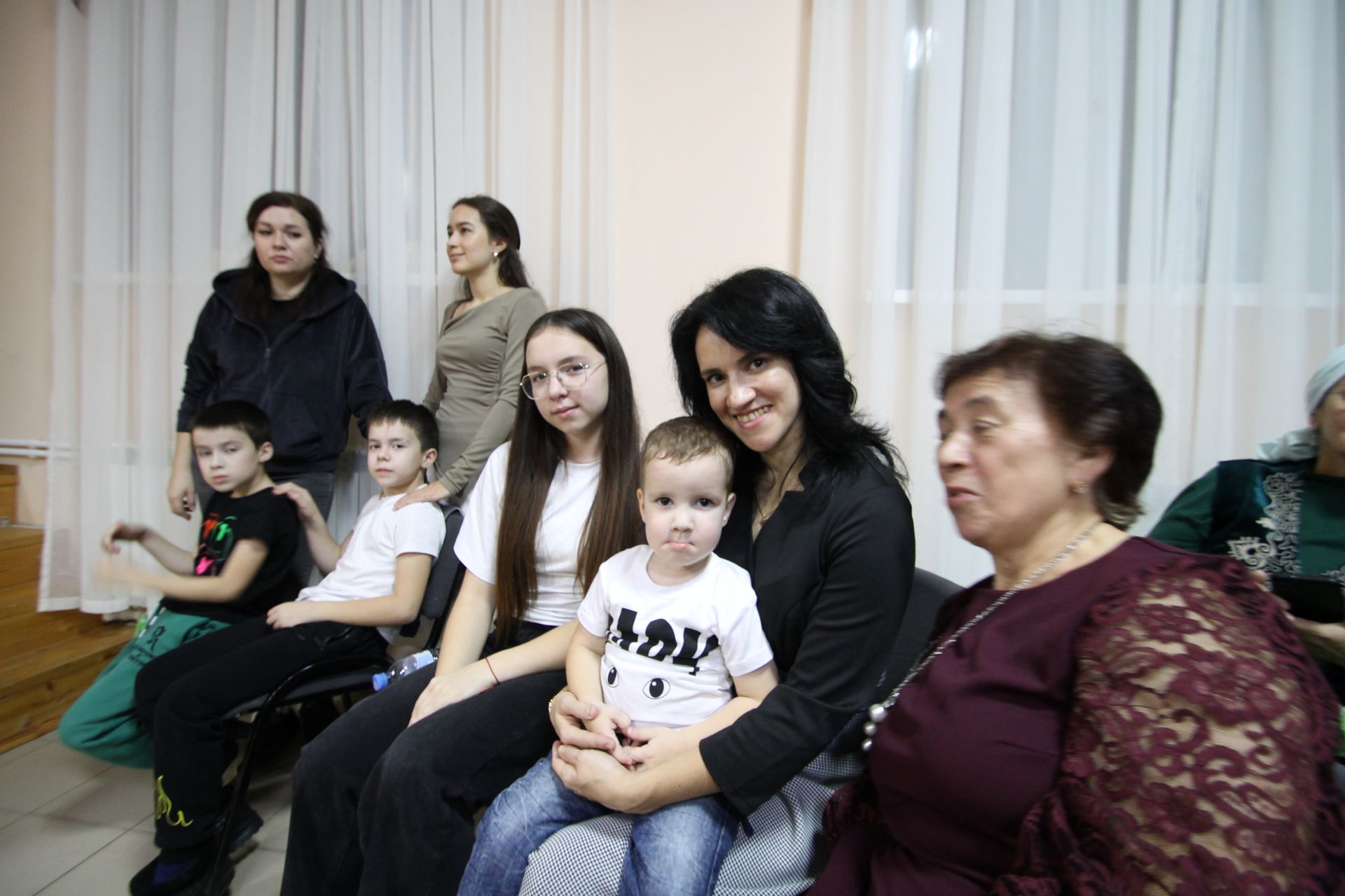 Яу кырында яңгырыйдыр бер дәртле җыр