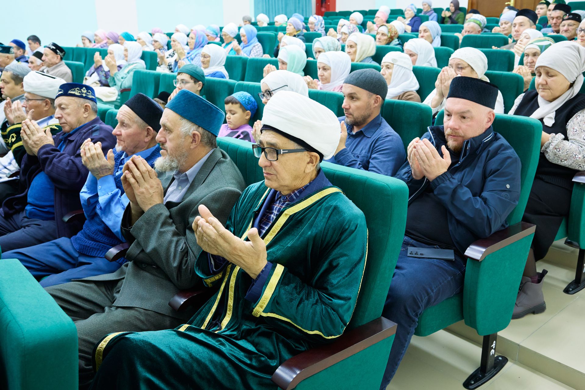 «Татарстанның иң төзек, дини авылларның берсе буларак бергәләп танытып киләбез»