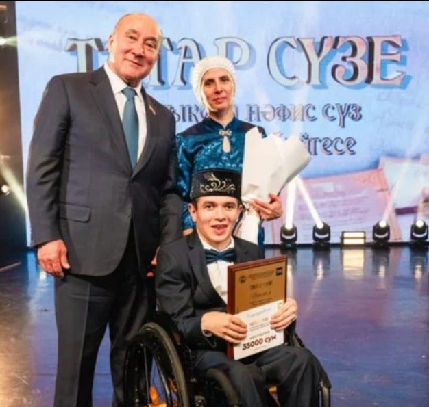 Үз аяклары белән йөри алмаса да, биш вакыт намазын калдырмый