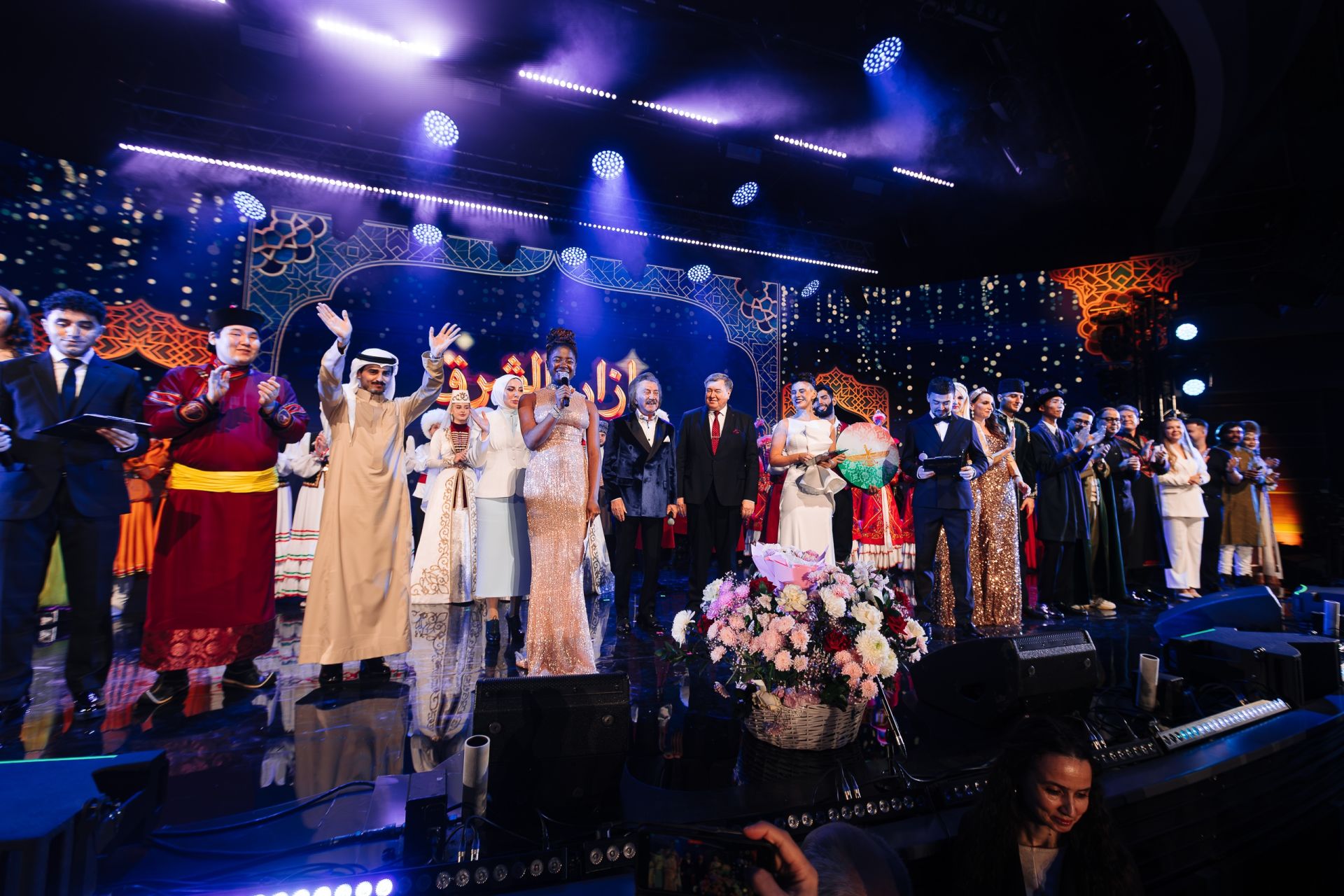 “Шәрык базары”: “Джимми-джимми, әйдә-әйдә өчпочмак”