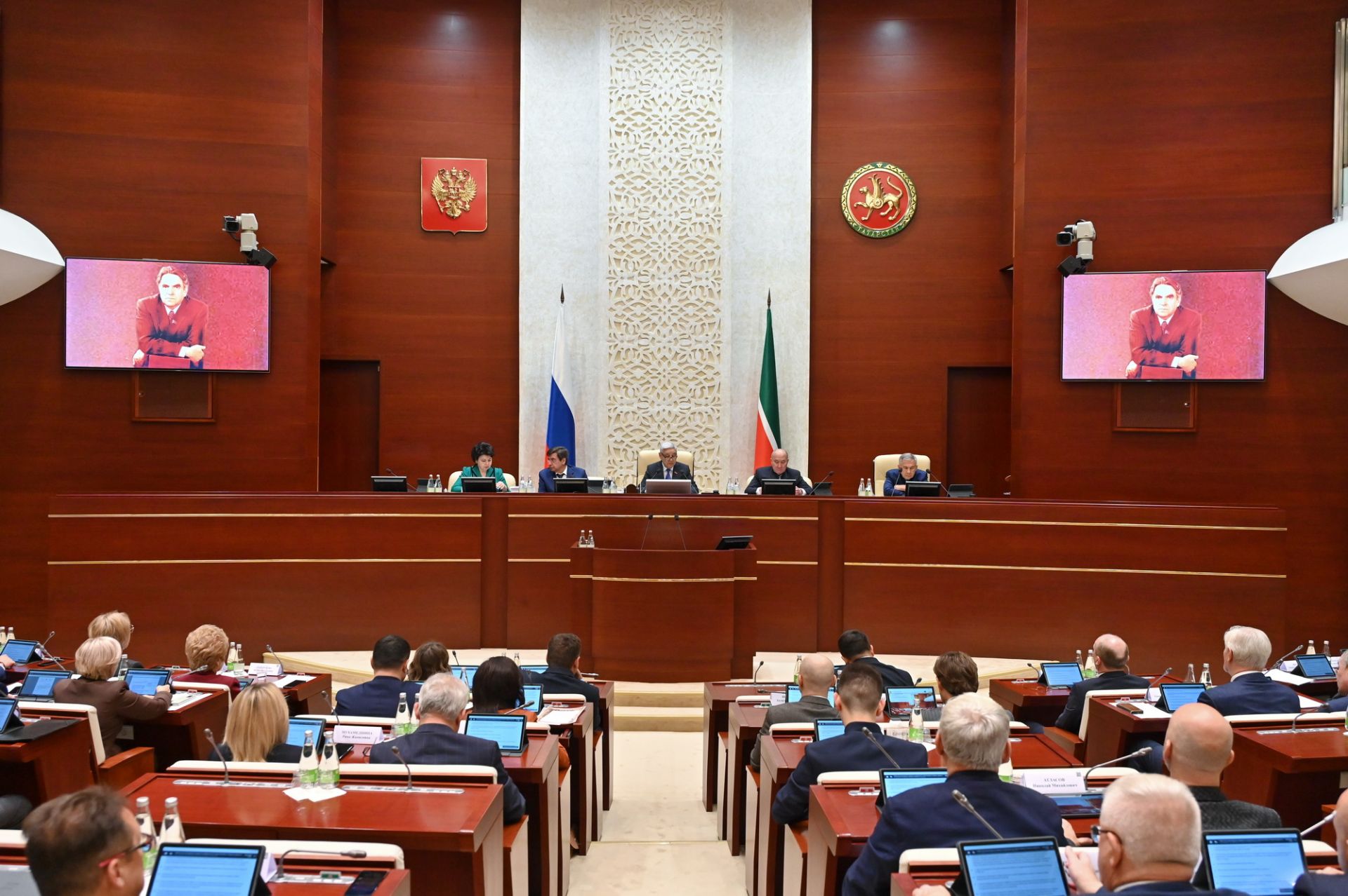 Күп балалы гаиләләргә җир кишәрлеге урынына бирергә 500 млн сум акча каралган