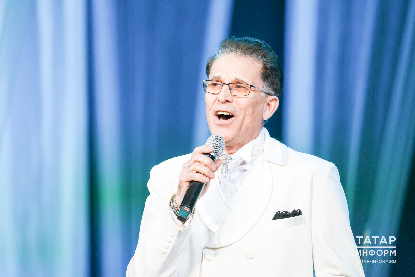 Зәвык әнисе нәселеннән күчсә, ә моңлылык әтисеннән килә