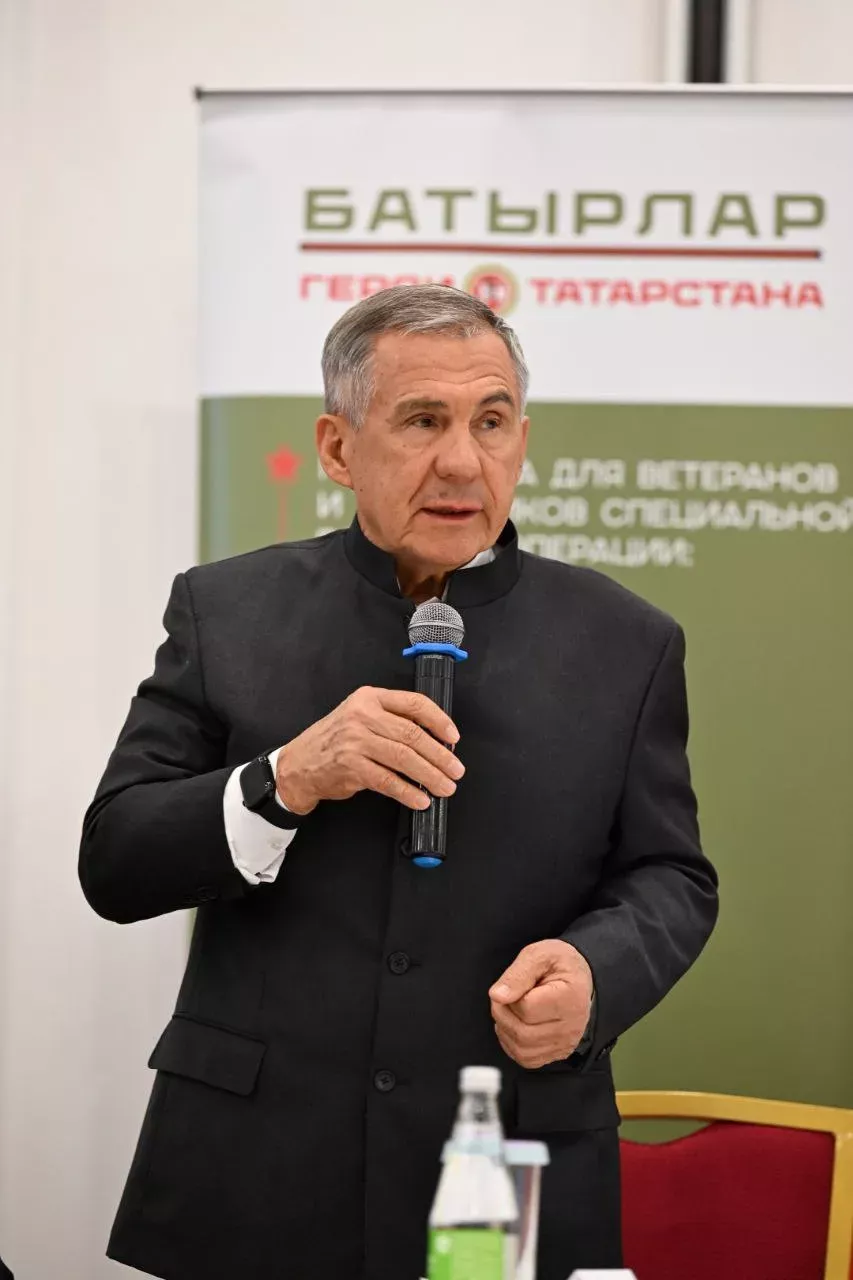 Миңнеханов «Батырлар. Татарстан Геройлары» программасында катнашучылар белән очрашкан