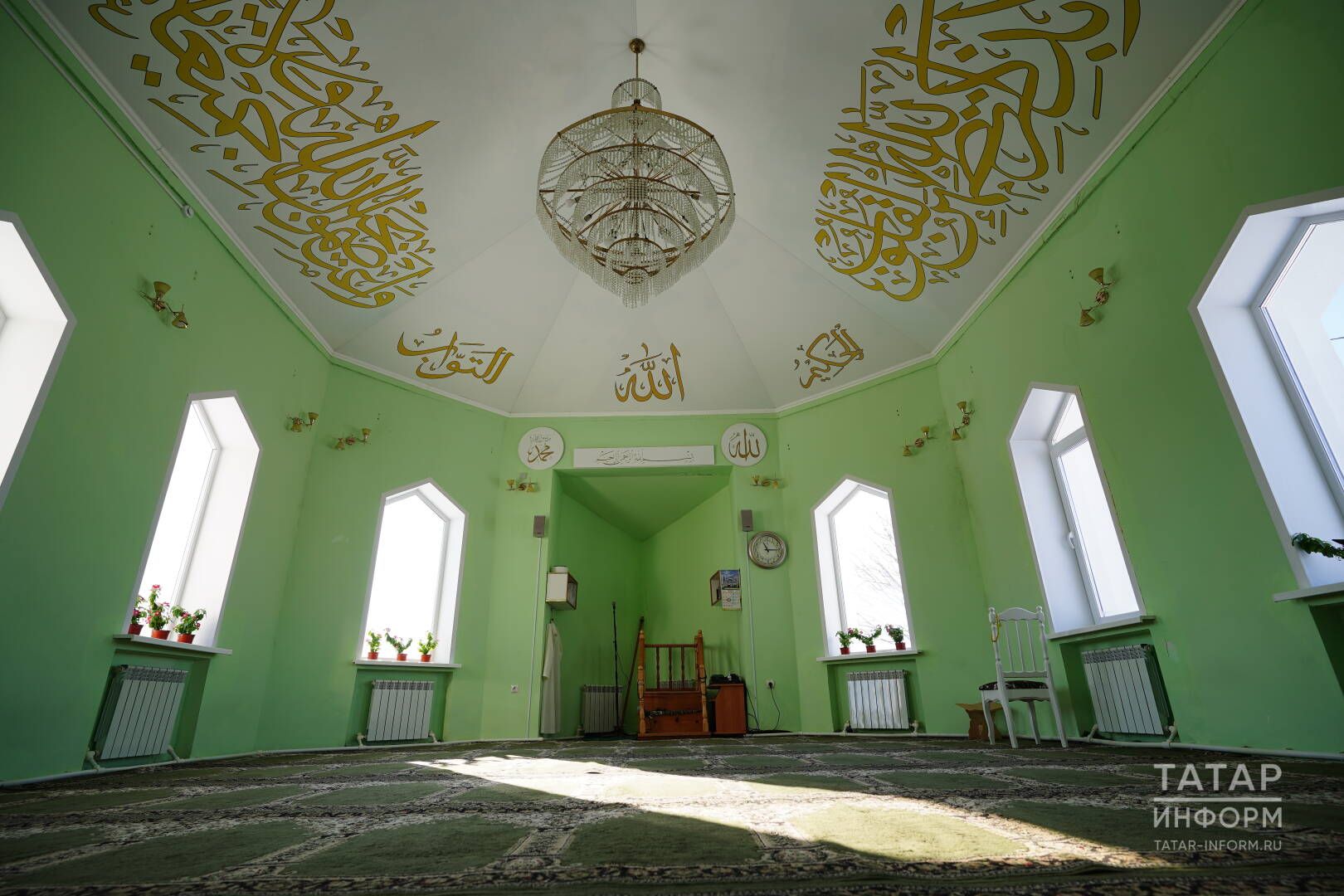 “Өйгә кергәндә сукыр булып кер, чыкканда телсез булып чык”