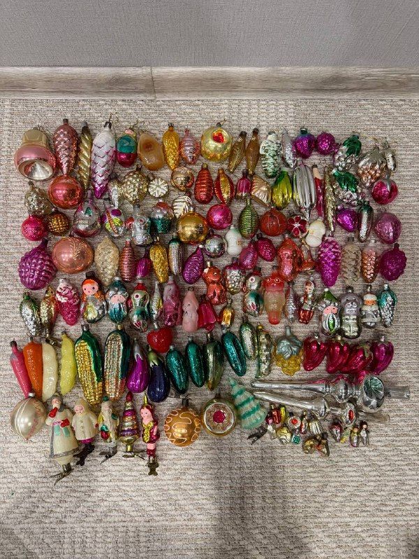 Табиб коллекциясендә 200ләп чыршы уенчыгы исәпләнә