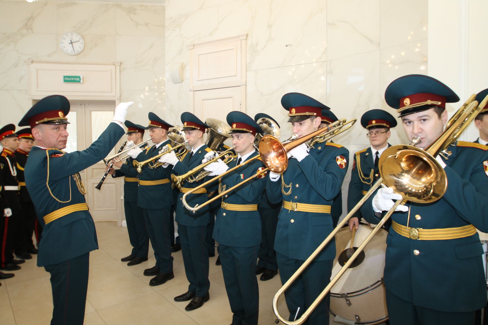 «Ленин бабай әйткәнчә, укыгыз, укыгыз һәм укыгыз!»