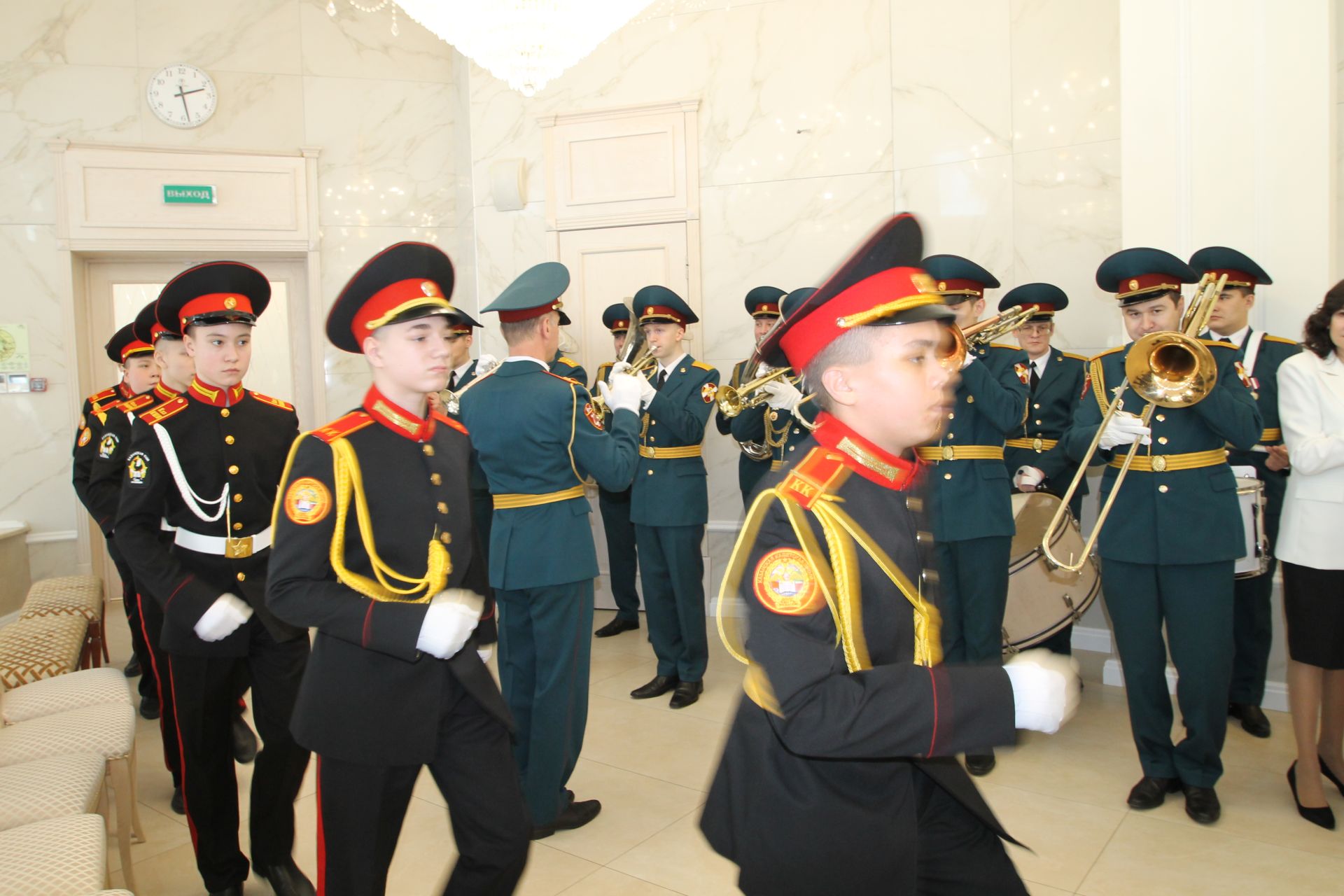 «Ленин бабай әйткәнчә, укыгыз, укыгыз һәм укыгыз!»