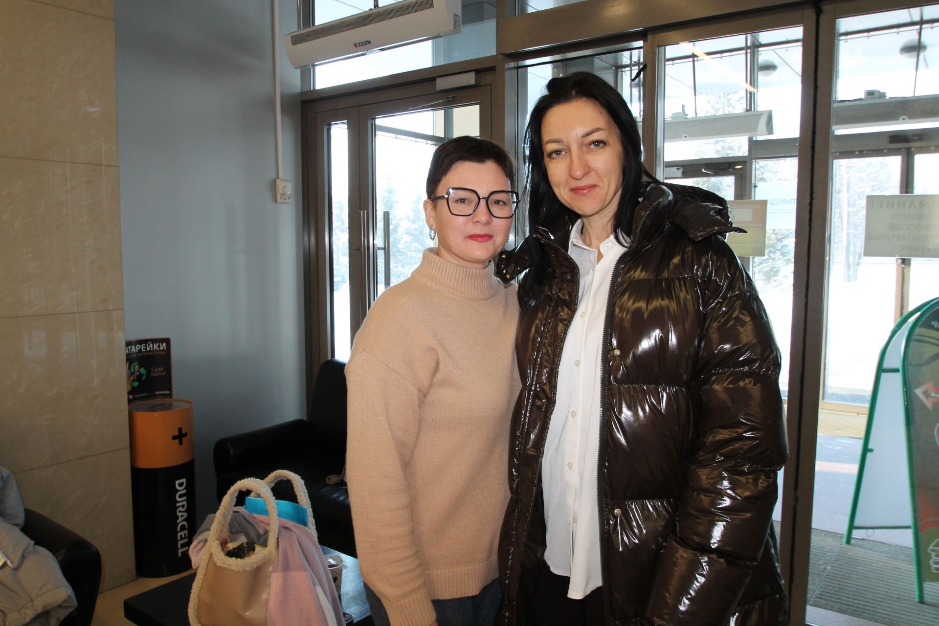 “ТАТМЕДИА” җитәкчелеге ир-ат хезмәткәрләрне котлады