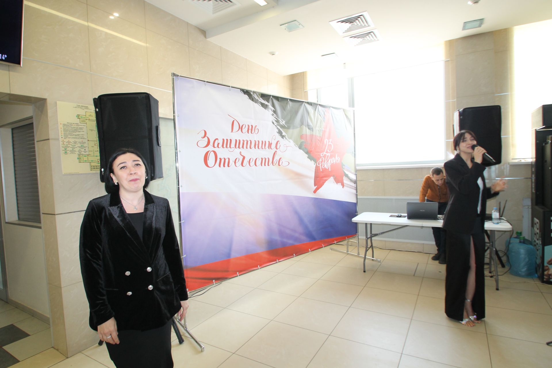 “ТАТМЕДИА” җитәкчелеге ир-ат хезмәткәрләрне котлады