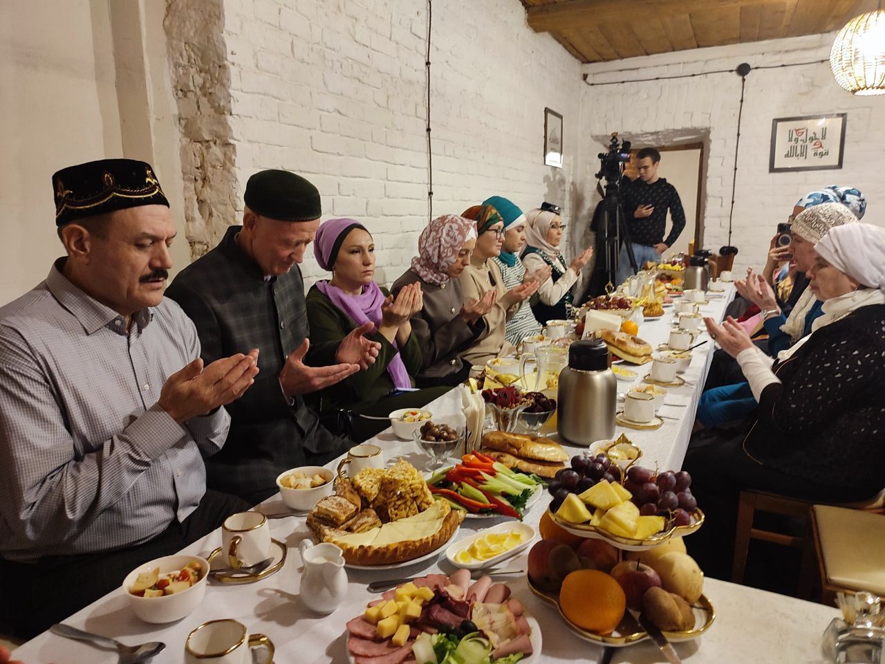 “Апанай” мәчете бер төркем журналистлар өчен ифтар уздырды