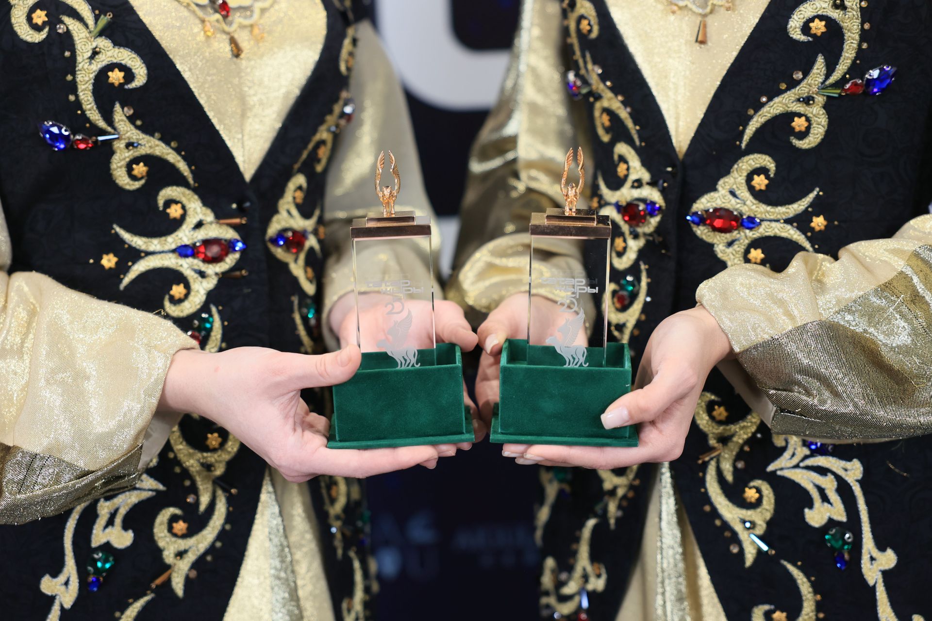 Татар җыры-25: Вадимның беренче “Барс”ы, Салаватсыз юбилей һәм карадан килгән артистлар