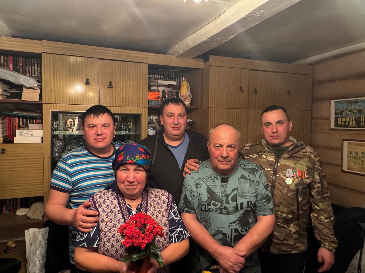Сәламәт тормышына тизрәк әйләнеп кайтачагына өметләнә