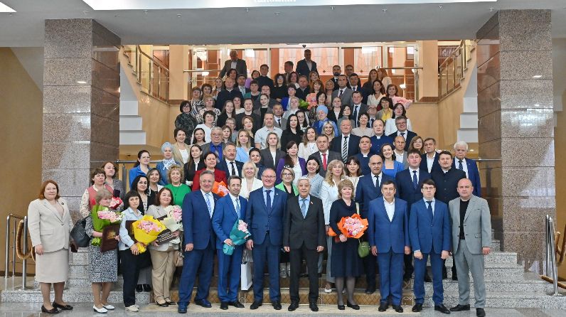 Фәрит Мөхәммәтшин: «Журналистлар хакимиятне һәм җәмгыятьне бәйләп, мөһим миссия башкаралар»