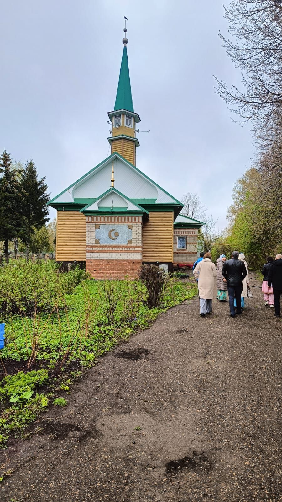 Элек бармак белән генә санарлык булсалар, хәзер йөзләр, меңнәр