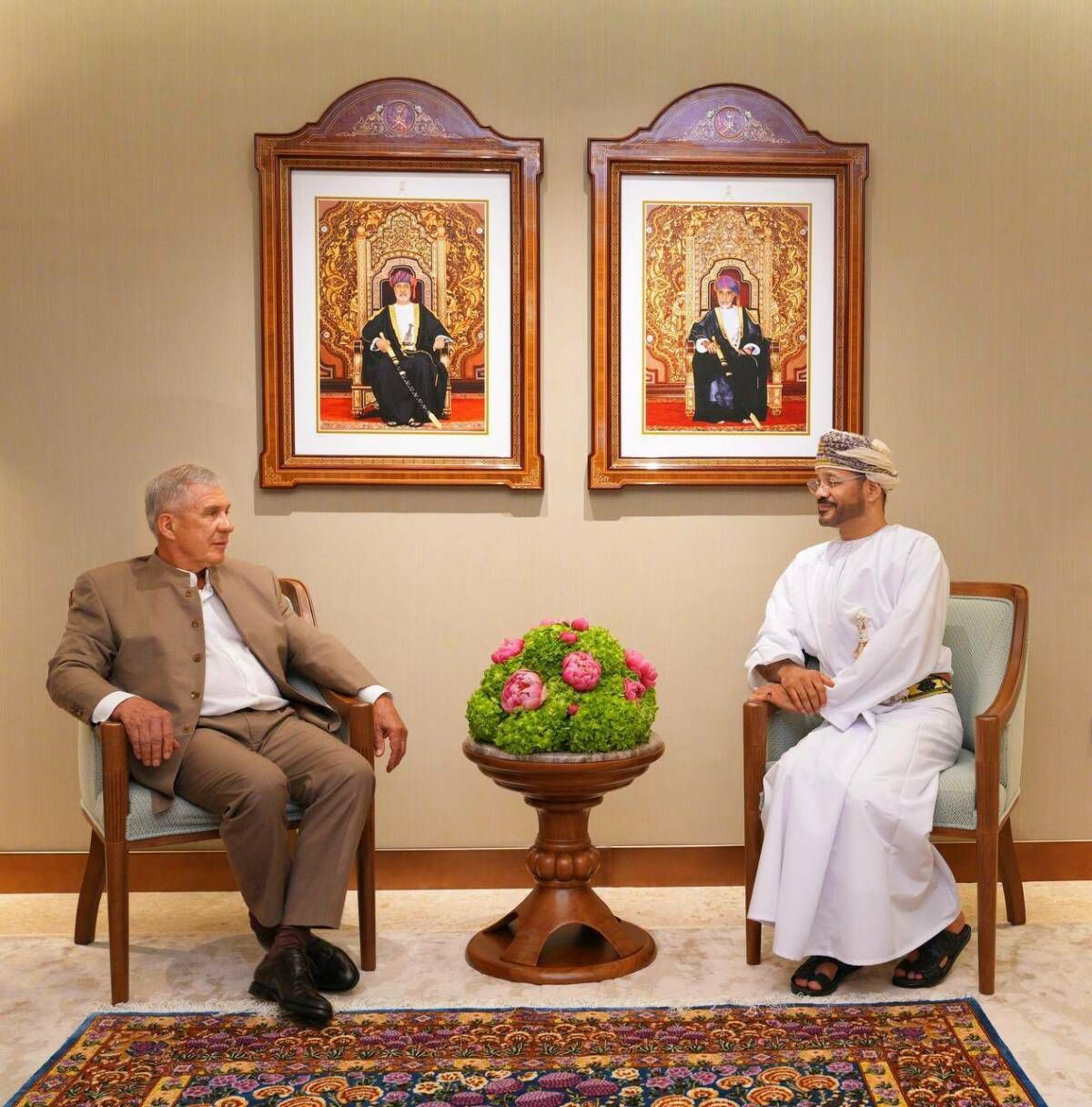 Миңнеханов Оман тышкы эшләр министры белән очрашты