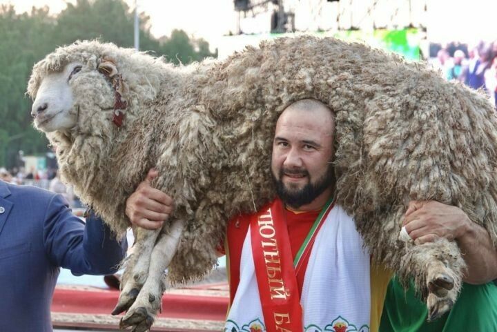 Азат Габдрәшитов: «Атнаның 7 көненең 6сы тренировкалар белән уза. Ялга 1 генә көн кала...»