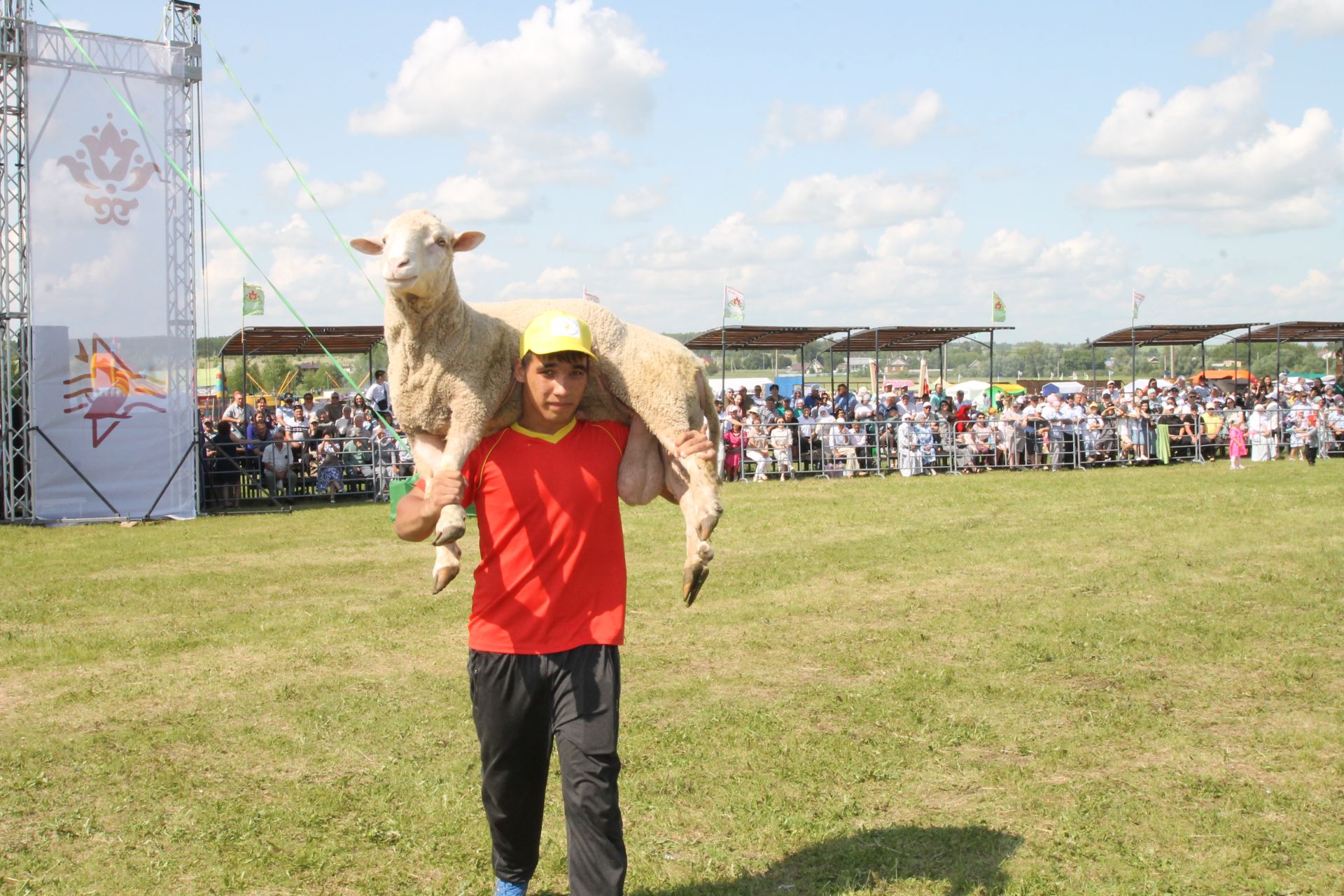 Белоруссия вәкилләре Балык Бистәсе Сабан туена кызыгыплар үлә инде