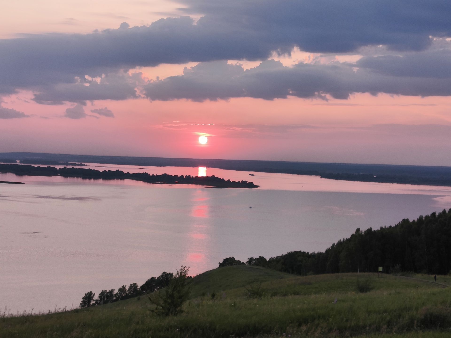 Көчсезлектән, ялкаулыктан, вә кабер газабыннан саклауны сорау догасы