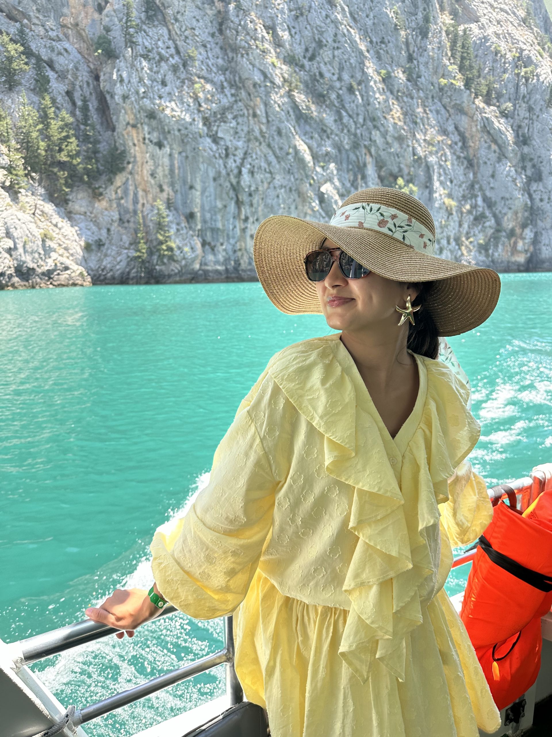 Каһвә, мәчеләр һәм татлы ризыклар иленә сәяхәт