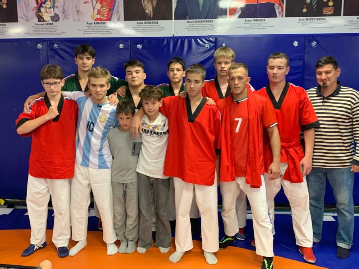 Рузил Миңнекәев Казанга көрәшергә кайткан?