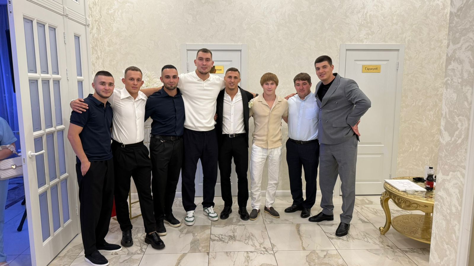 «Хәзер ширбәт аен уйларга да юк», яки Илнар Закиров өйләнде