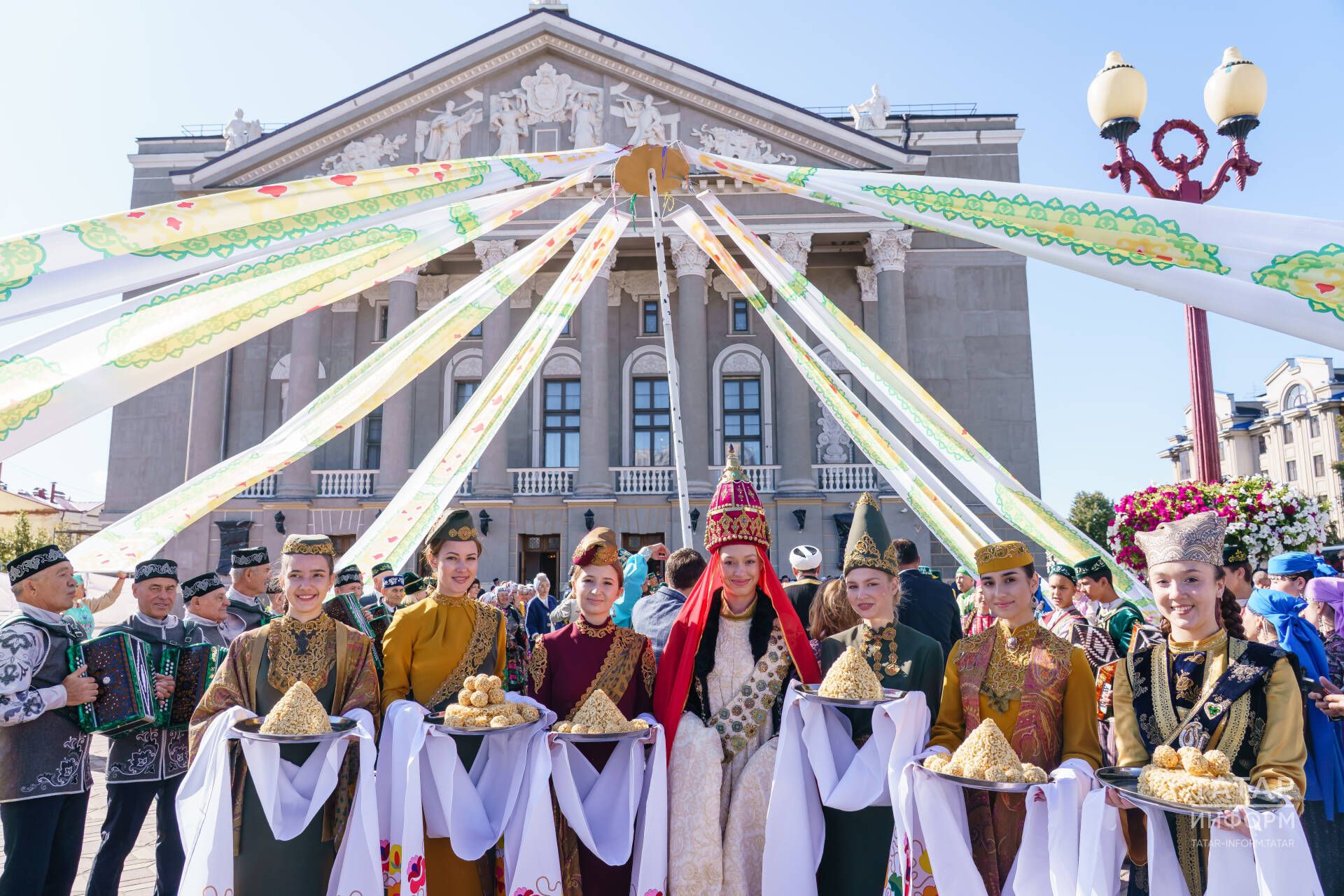 Минтимер Шәймиев: “Без менә нинди икән!”