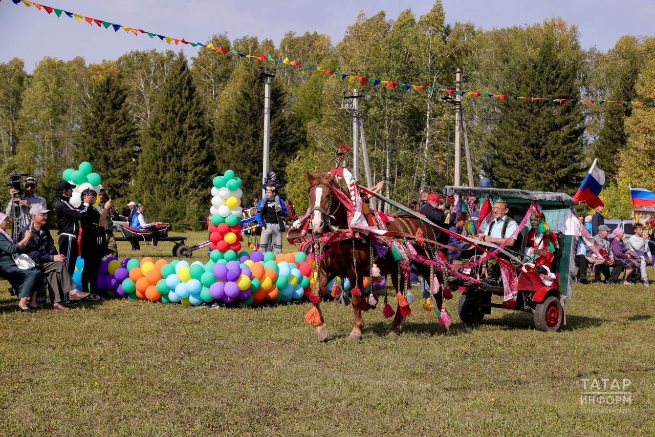 Арчага “Ат көне”нә: өчпочмак ашарга, кумыс эчәргә һәм ат ярышларын карарга
