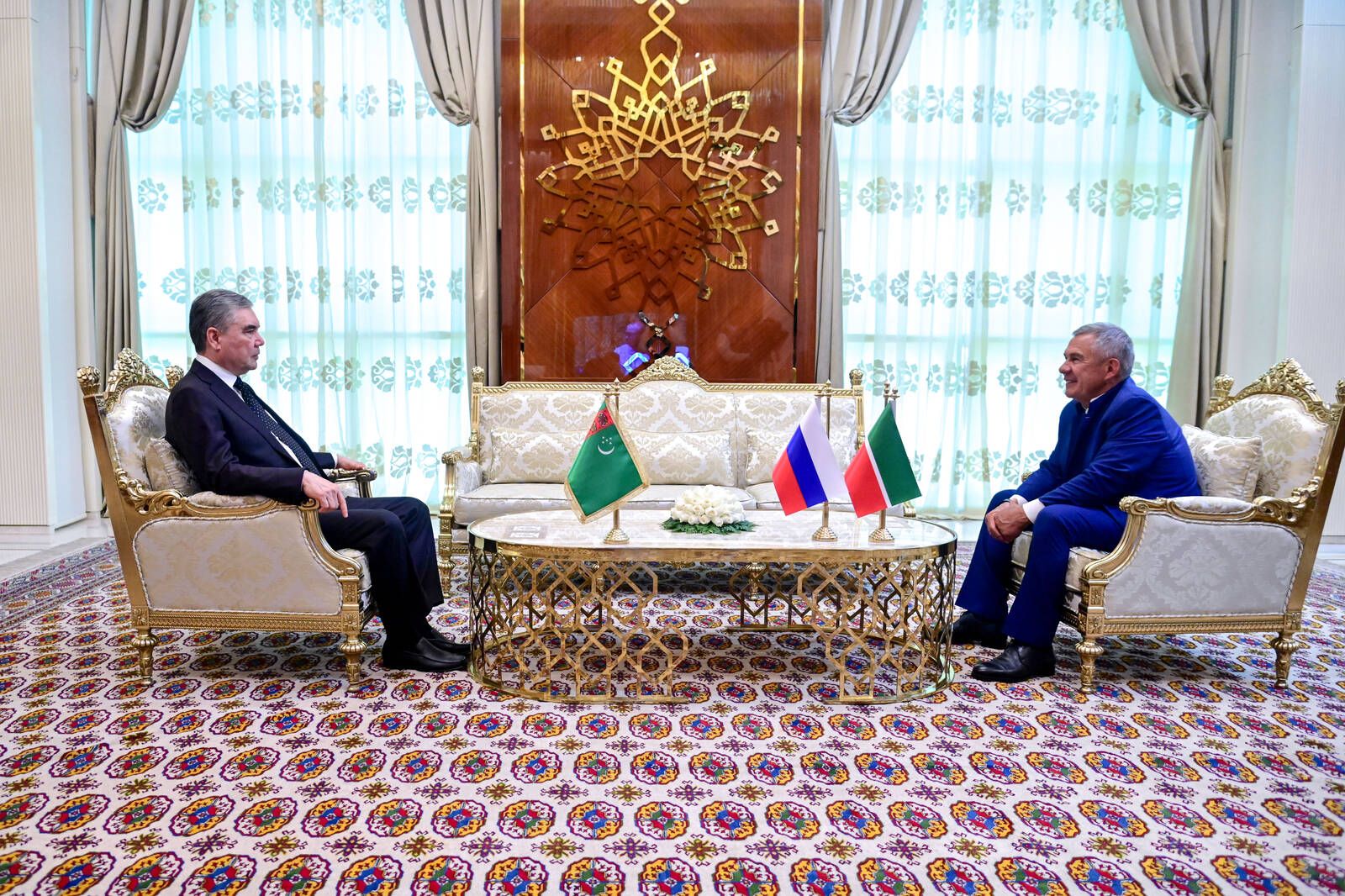 Рөстәм Миңнеханов Гурбангулы Бердымөхәммәдов белән очрашты