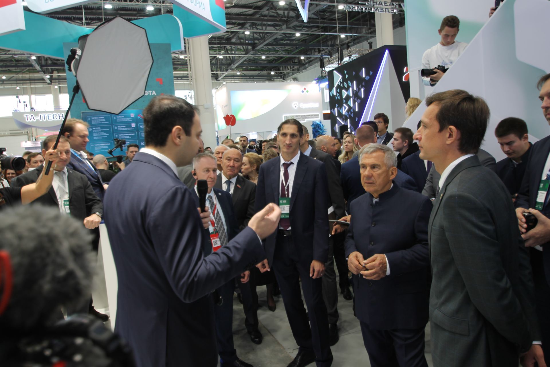 Татарстан 2030 елга “ясалма акыл” кочагында калачак. Бу куркыныч хәл түгелме икән?