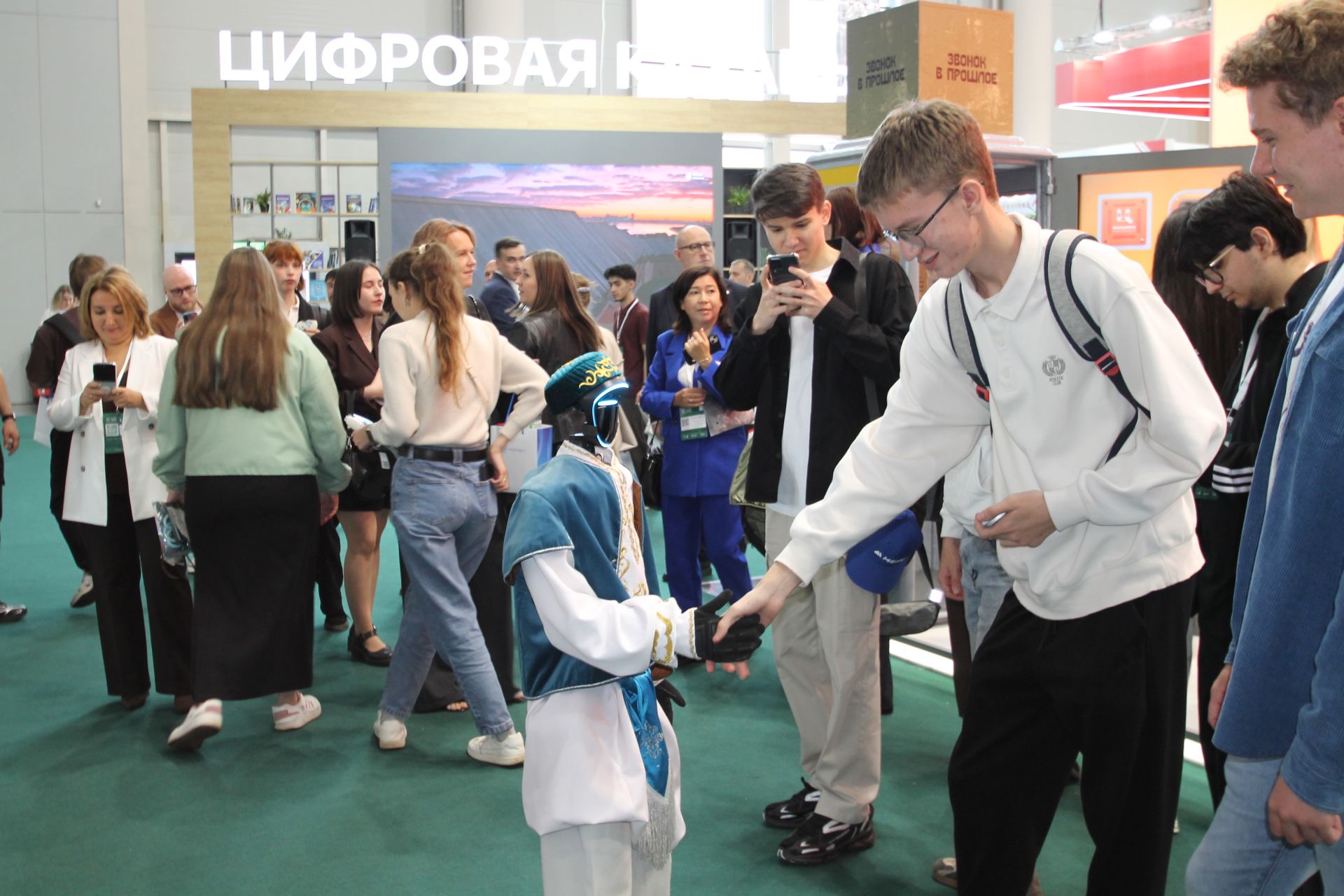 Татарстан 2030 елга “ясалма акыл” кочагында калачак. Бу куркыныч хәл түгелме икән?