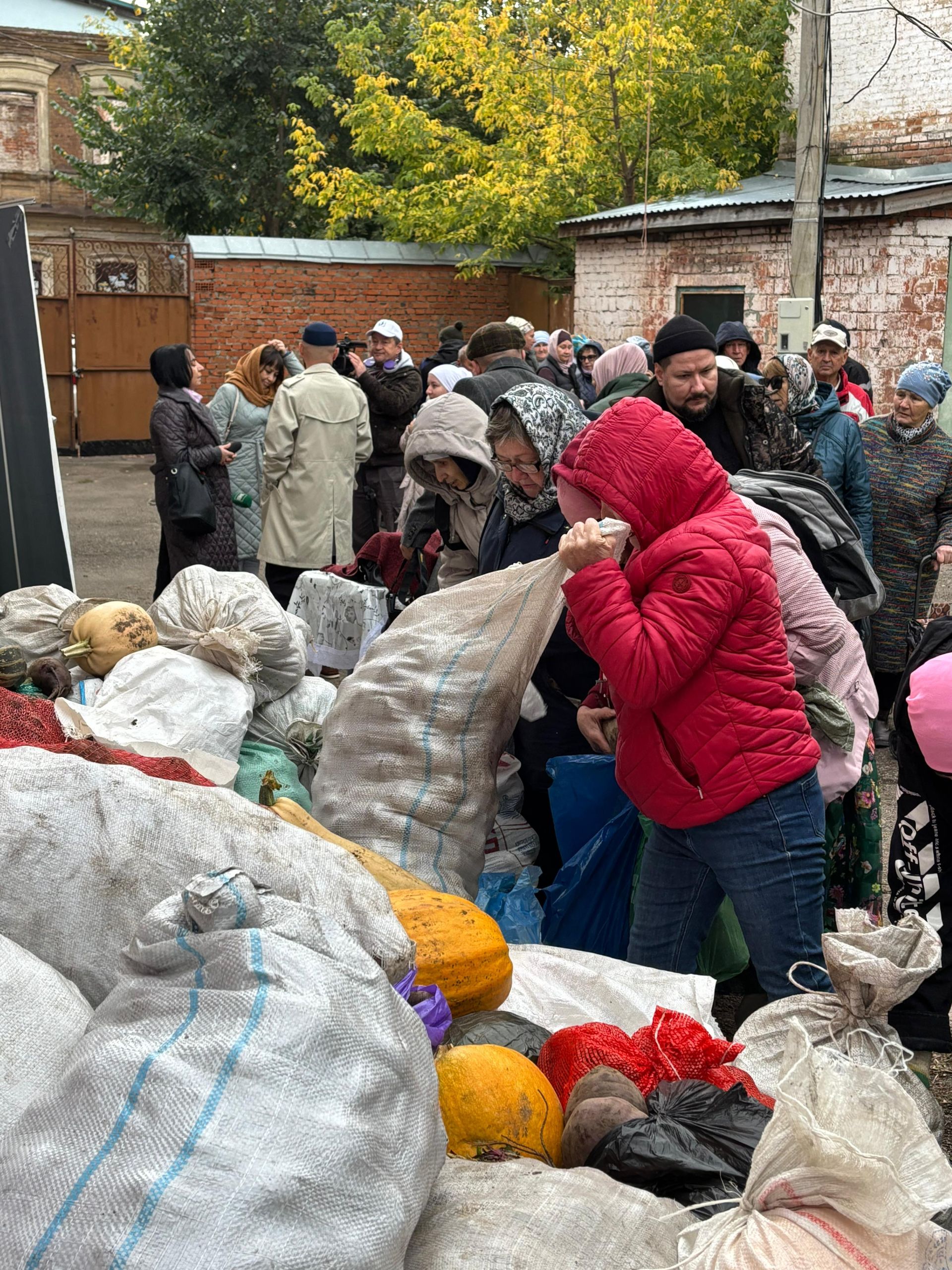 “Зәкят” фонды мохтаҗларга 4 тоннадан артык гошер таратты