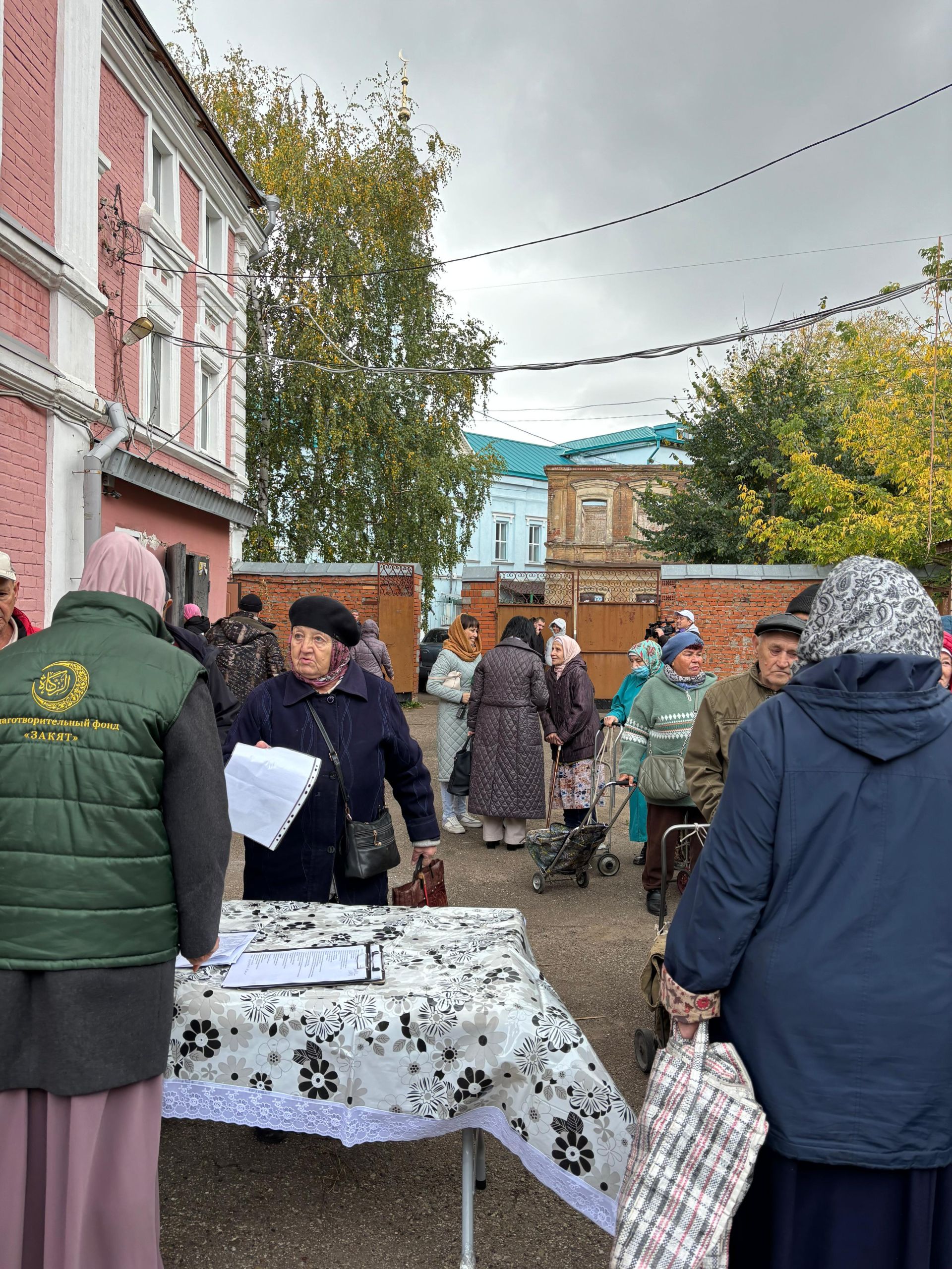 “Зәкят” фонды мохтаҗларга 4 тоннадан артык гошер таратты