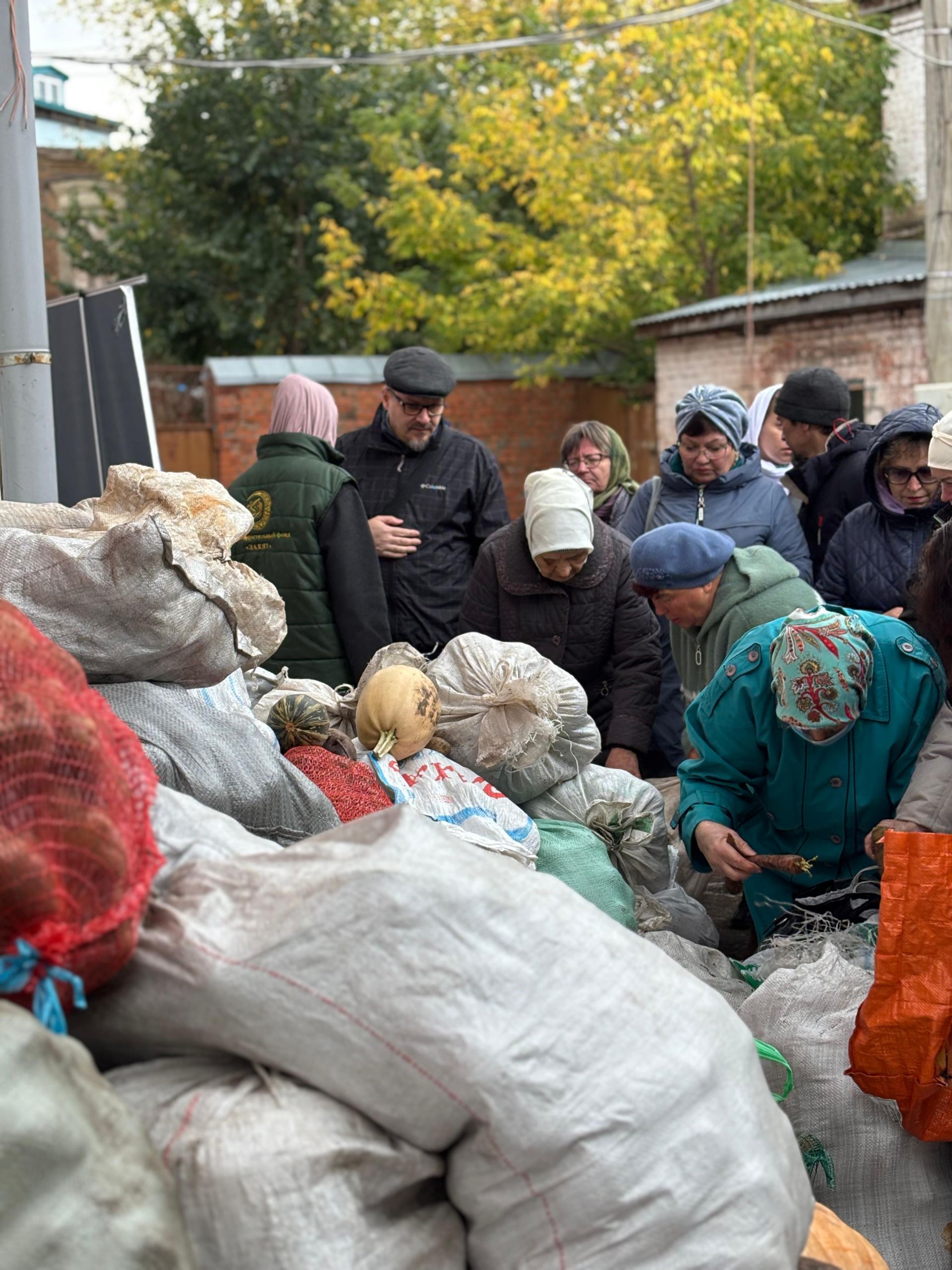 “Зәкят” фонды мохтаҗларга 4 тоннадан артык гошер таратты