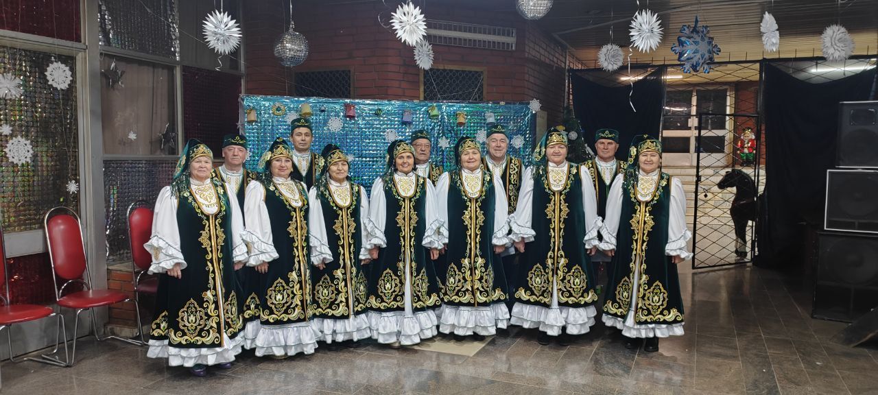 Нократ Аланында эшләп килүче “Кояш” ансамбле яңа елны яңа костюмнар белән каршылады