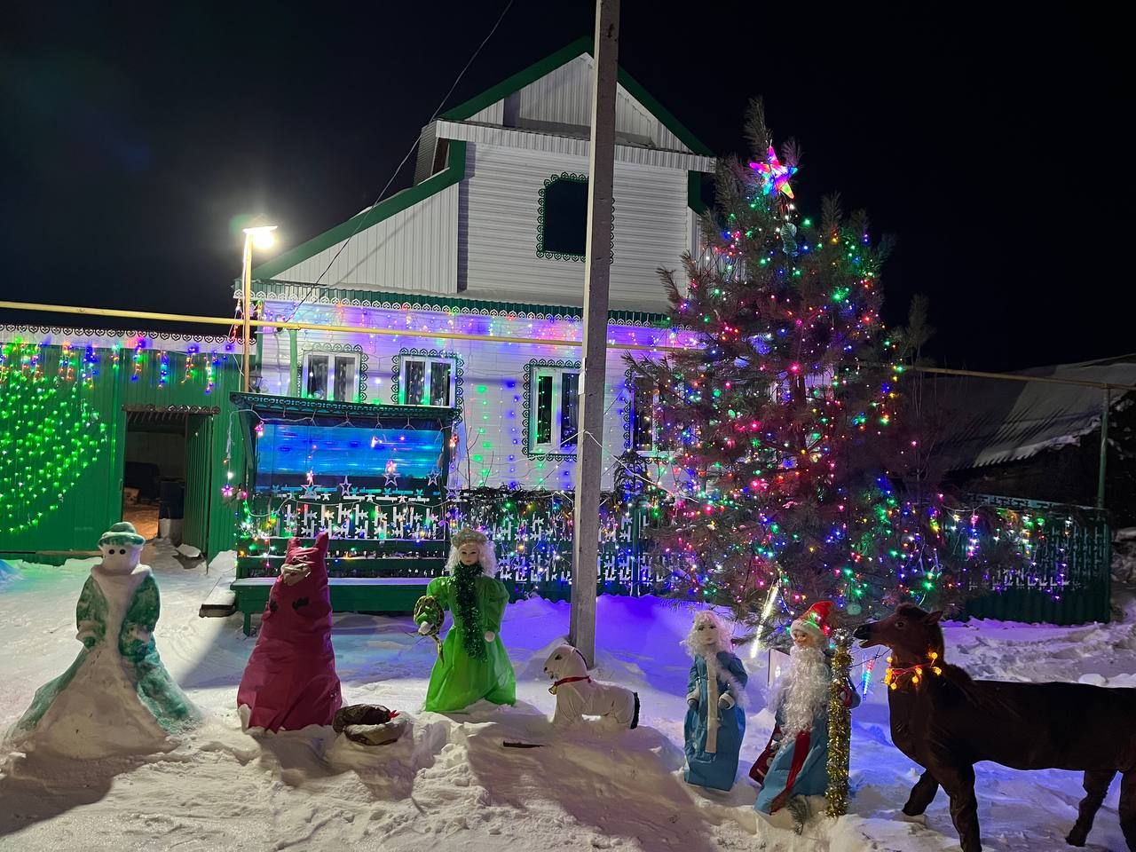 Гаҗәеп авыл: «Безнең авылны Ульяновск шәһәреннән, Чувашиядән, Самарадан кадәр күрергә киләләр»