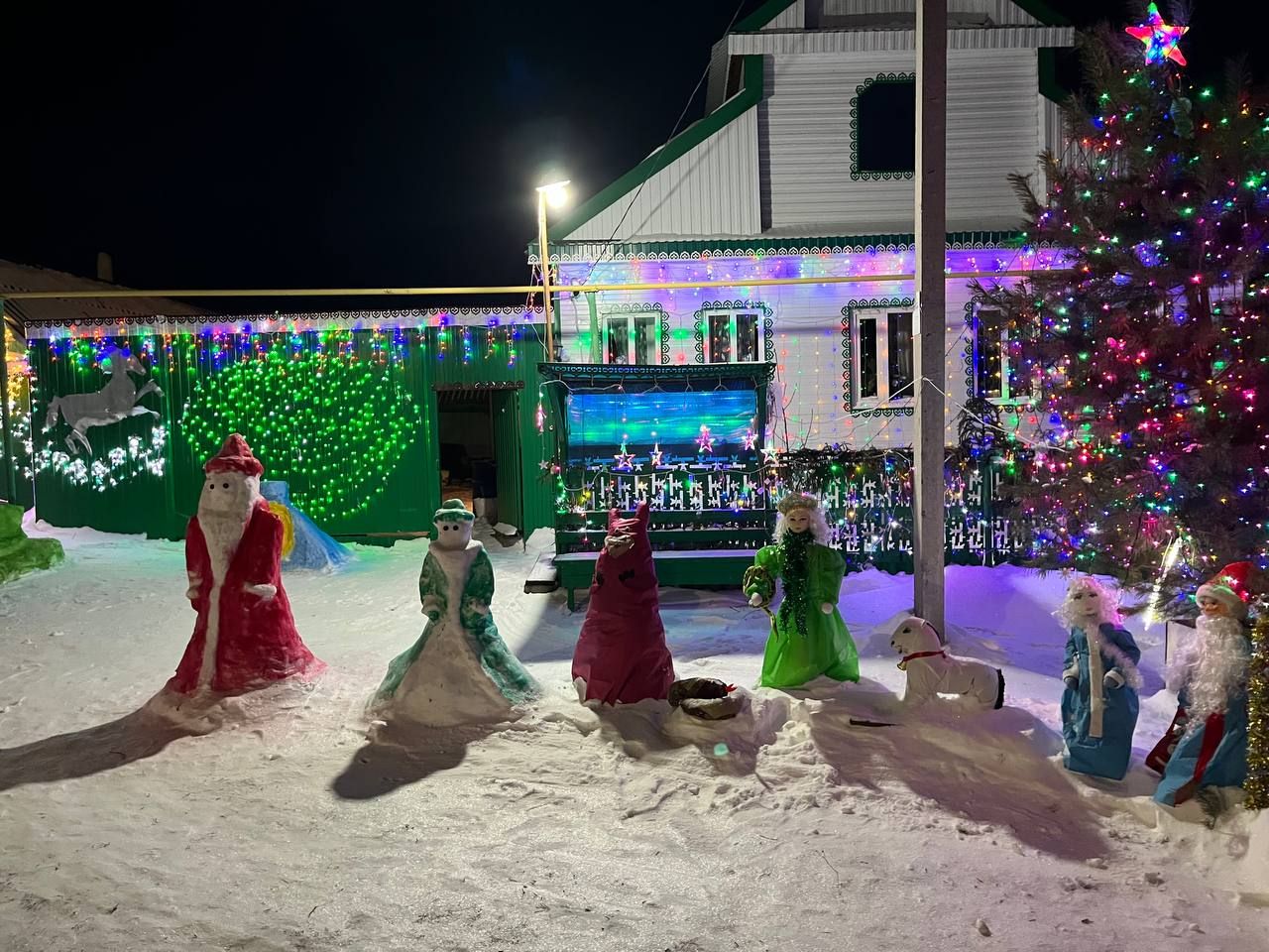 Гаҗәеп авыл: «Безнең авылны Ульяновск шәһәреннән, Чувашиядән, Самарадан кадәр күрергә киләләр»