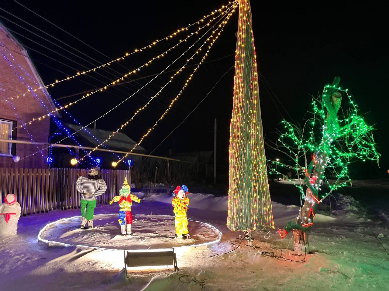 Гаҗәеп авыл: «Безнең авылны Ульяновск шәһәреннән, Чувашиядән, Самарадан кадәр күрергә киләләр»