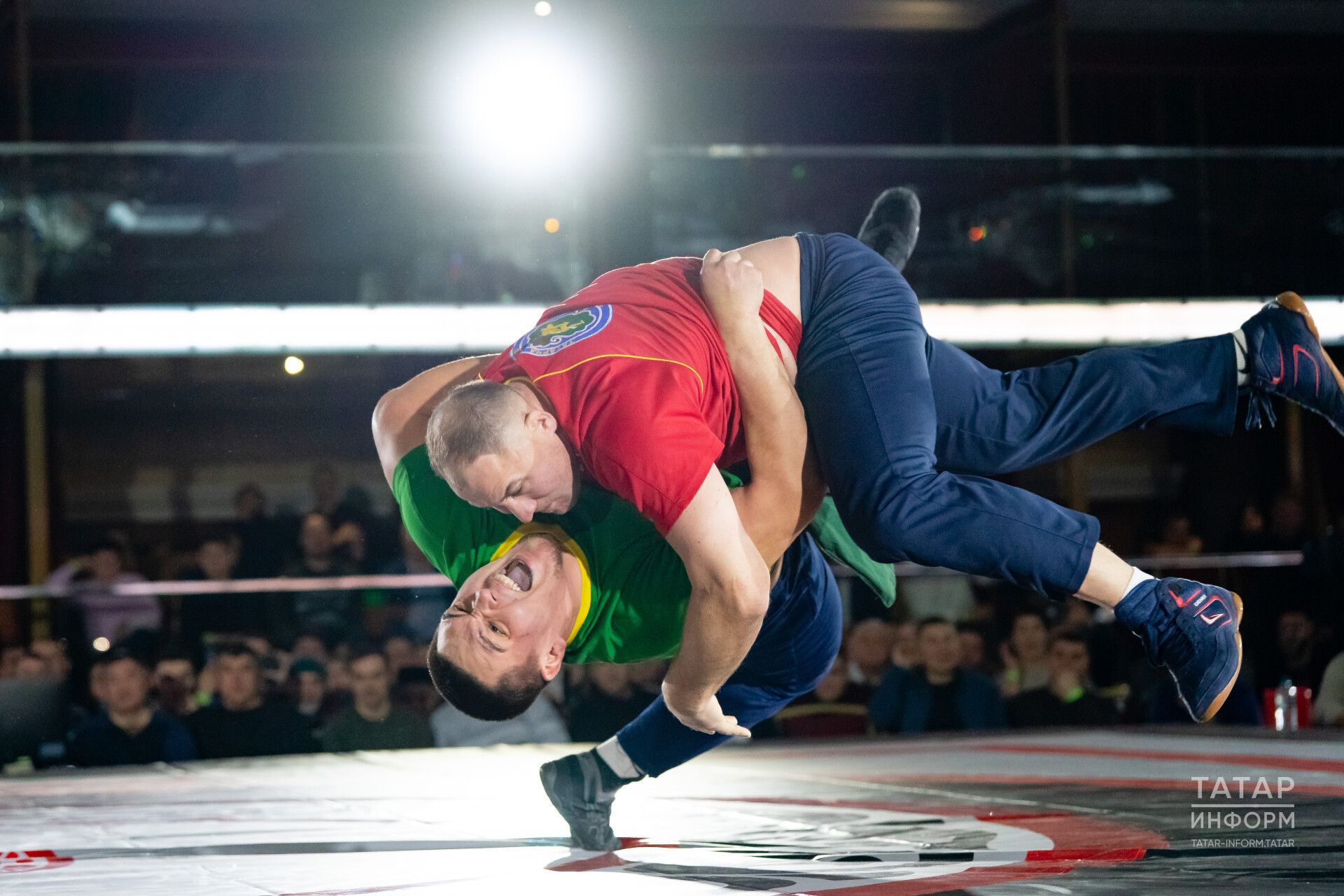 Көрәш буенча Татарстан чемпионатының хәлиткеч очрашуларына кемнәр чыкты?