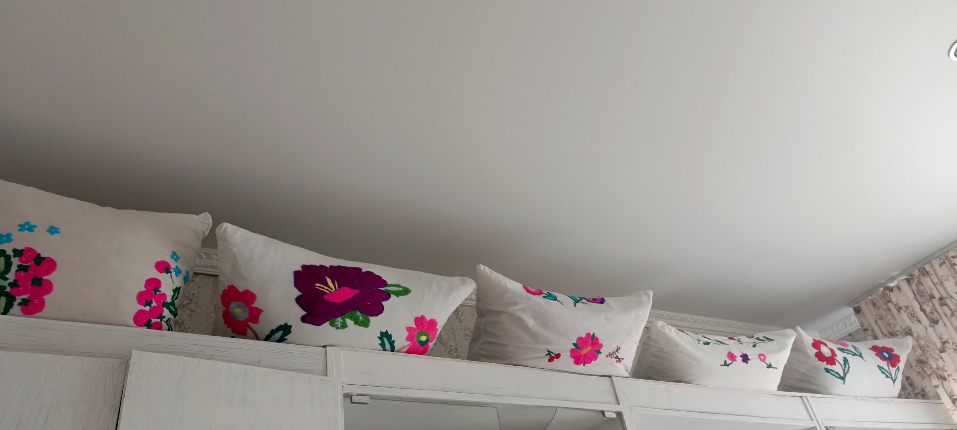 «Аның кулы тигән җирдә кояш нуры эленеп кала…»