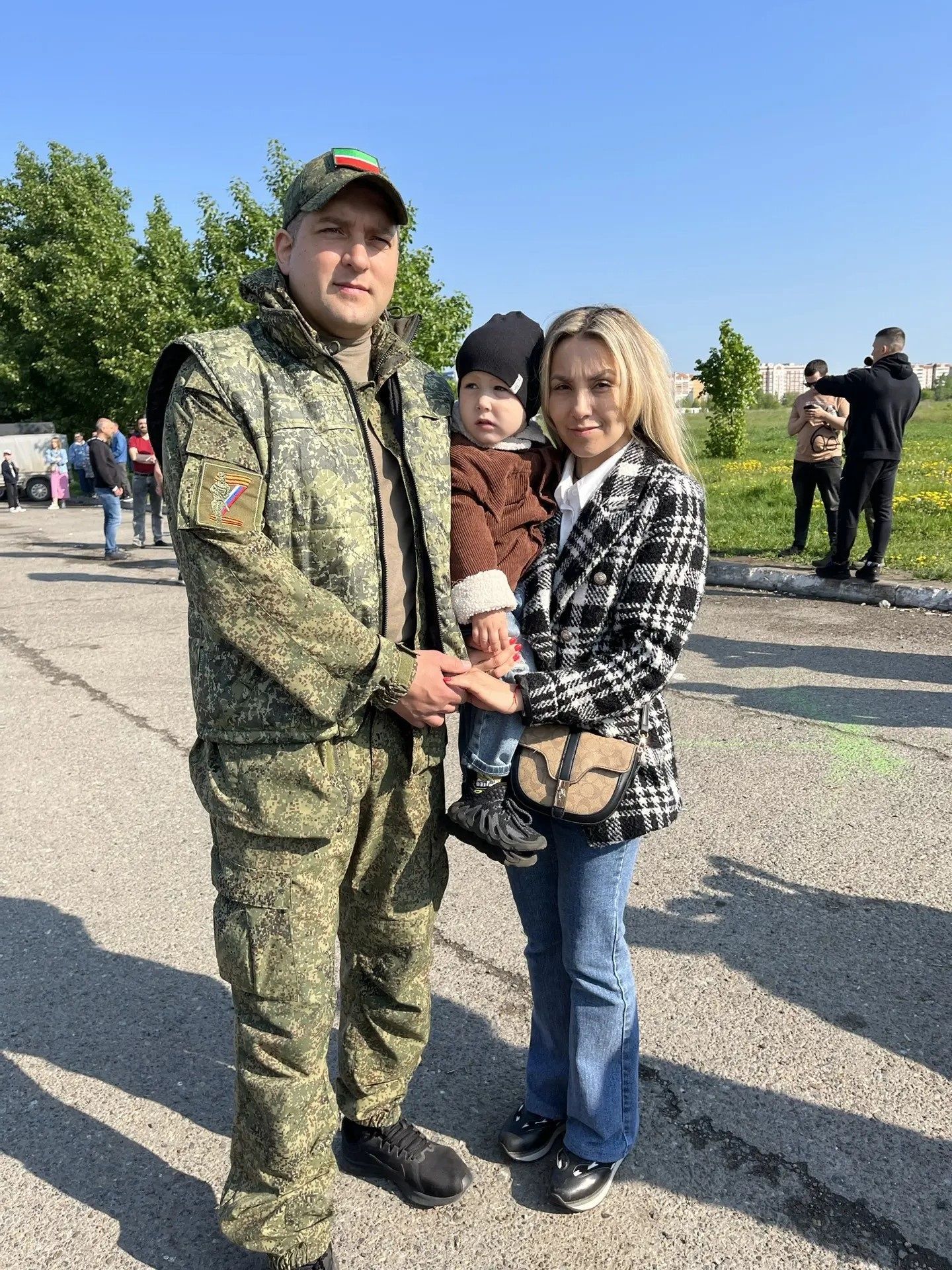 «Чәчәк ата бит, димәк, улым исән», дип тәрәзә төбендәге розага өметләнеп яши