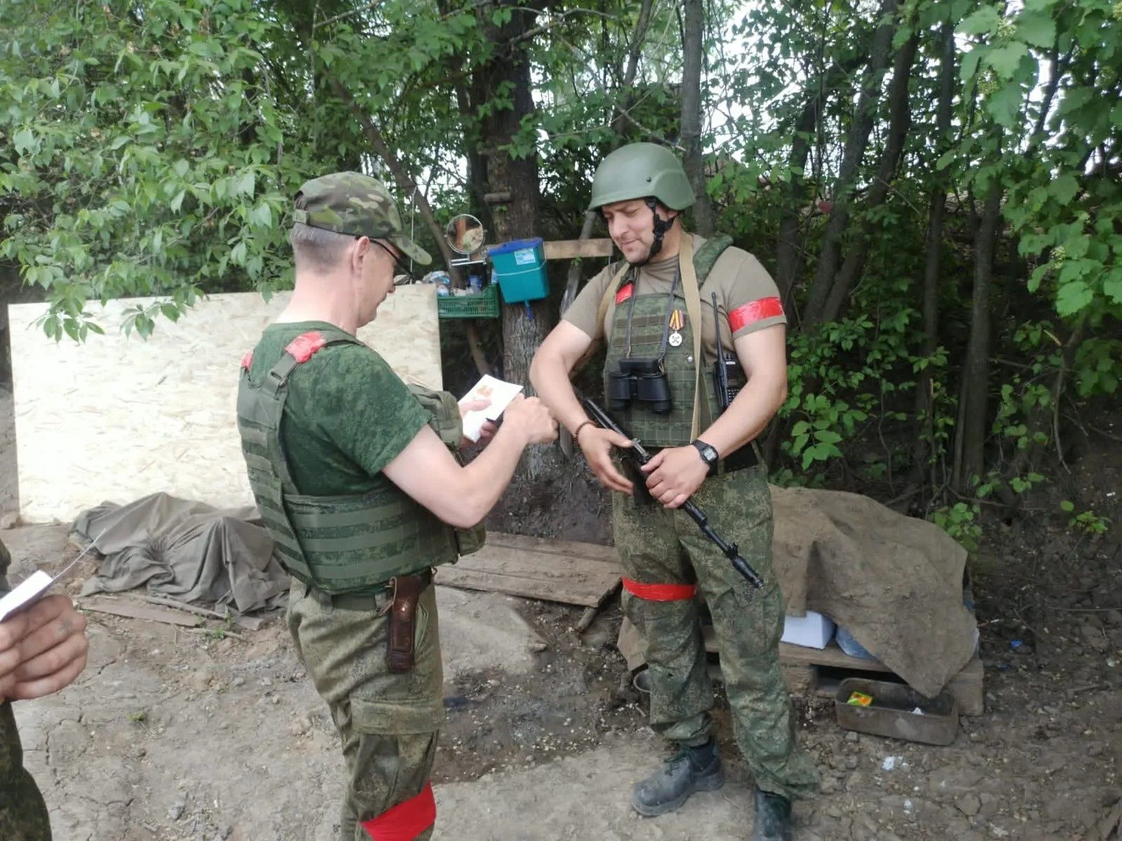«Чәчәк ата бит, димәк, улым исән», дип тәрәзә төбендәге розага өметләнеп яши