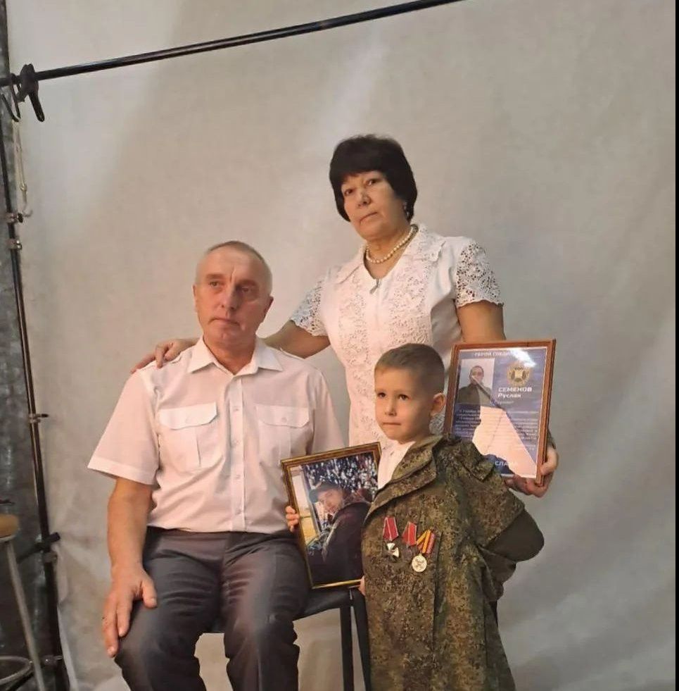 «Чәчәк ата бит, димәк, улым исән», дип тәрәзә төбендәге розага өметләнеп яши