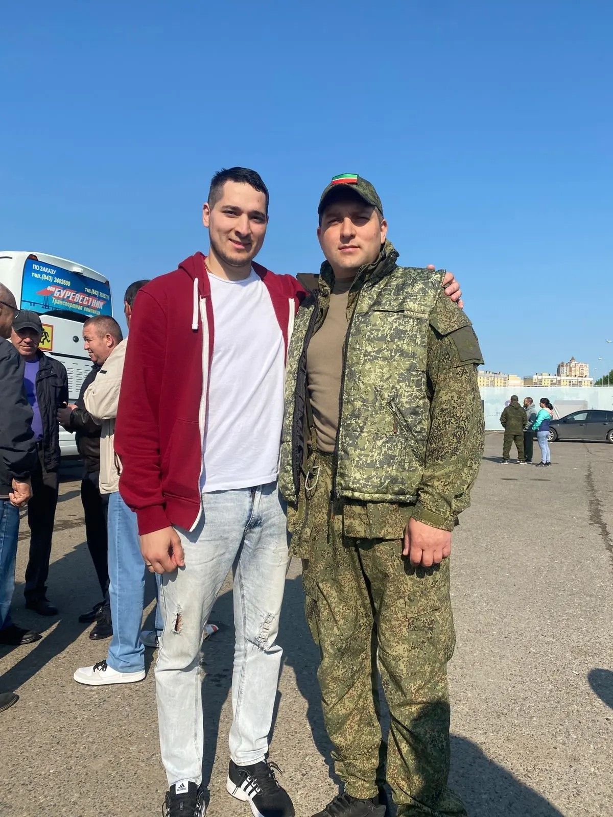 «Чәчәк ата бит, димәк, улым исән», дип тәрәзә төбендәге розага өметләнеп яши