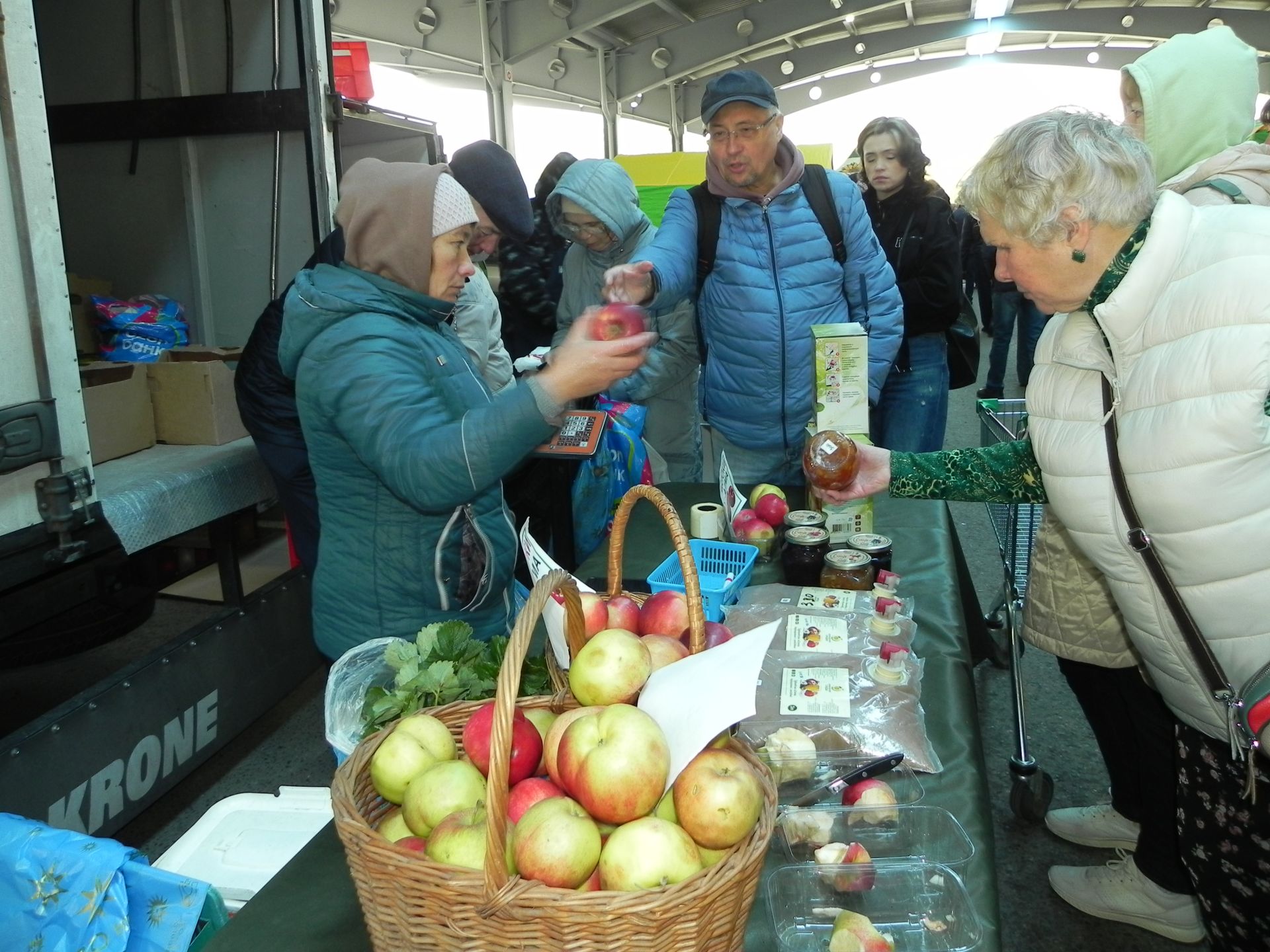 Үрдәкләр хуҗаларыннан китәргә теләми