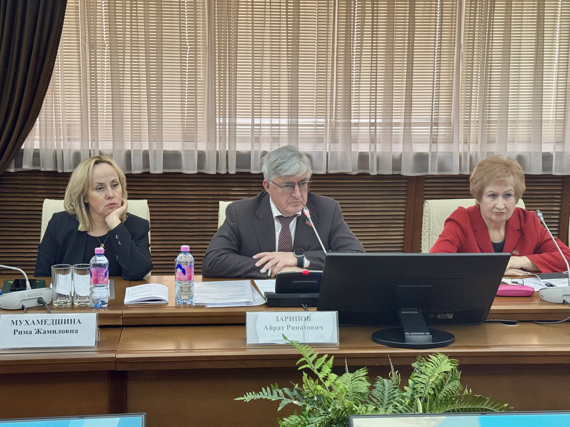 Айрат Зарипов: «Безгә укучыларны һөнәри юнәлешле итү буенча эшне активлаштырырга кирәк»