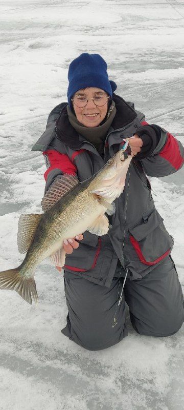 “Дәү әни, сиңа балыкка барырга вакыт!” – боз өстендә тынычлык таба