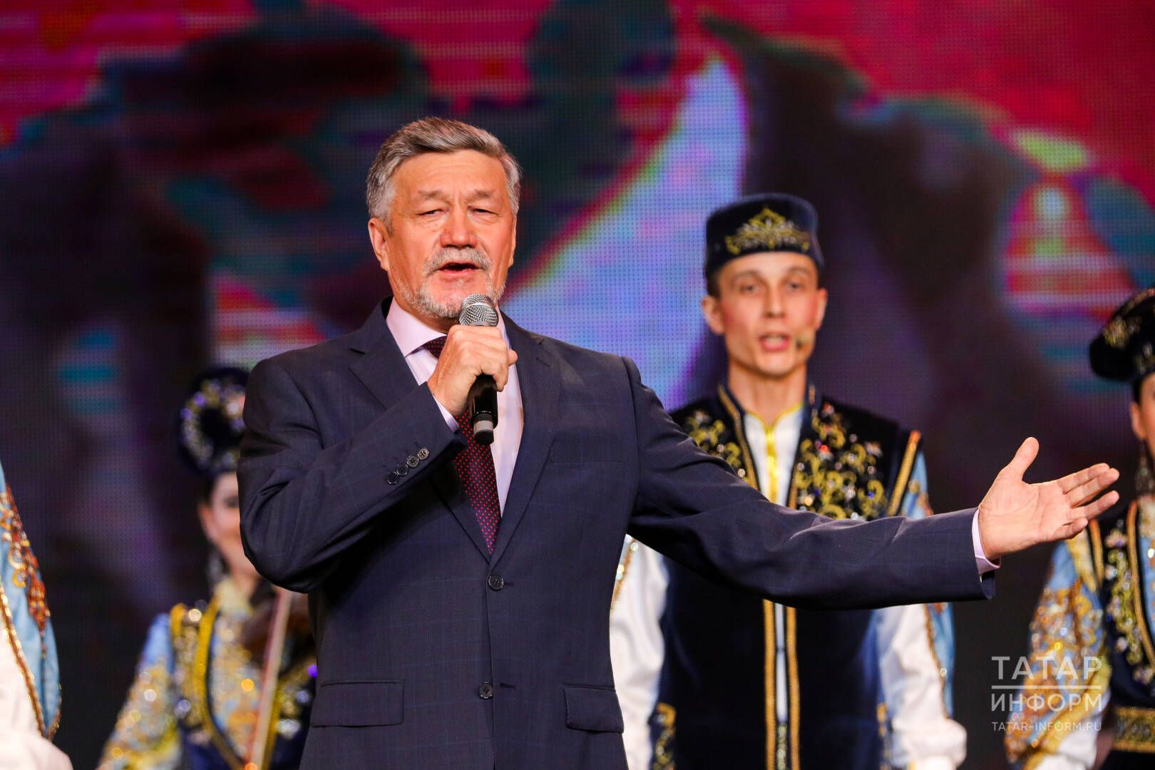 «Мине дә югалтмасыннар иде…»: Айдар Фәйзрахманов 71 яшен сәхнәдә каршы алды