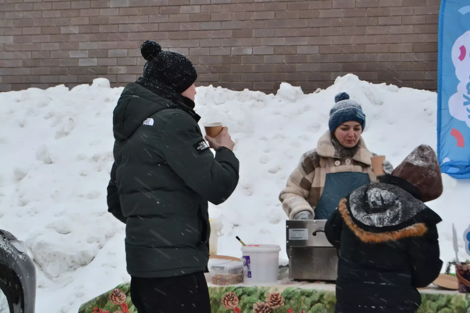 Кар, чәй һәм күршеләр: Апаста кышкы бәйрәм гөрләде