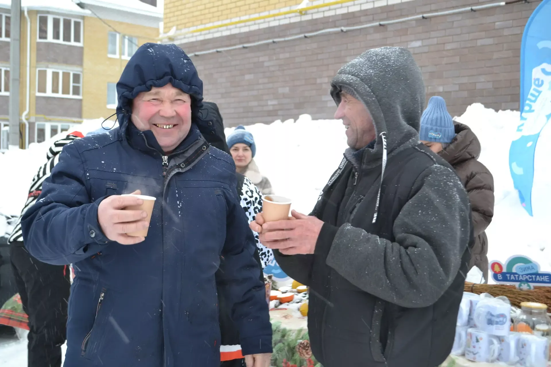 Кар, чәй һәм күршеләр: Апаста кышкы бәйрәм гөрләде